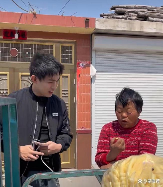 29岁男演员退圈回老家赶集摆摊 勇敢迈出第一步