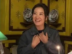 贾玲43岁庆生照曝光 本人超瘦 贾玲个人简介！