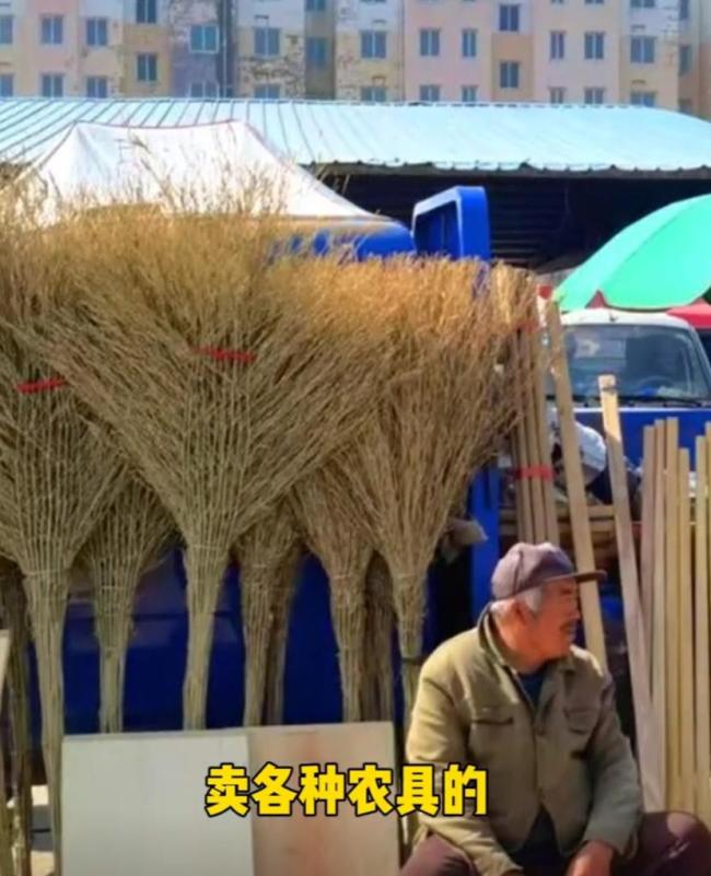 莫言回山东老家赶大集 感受社会进步与发展