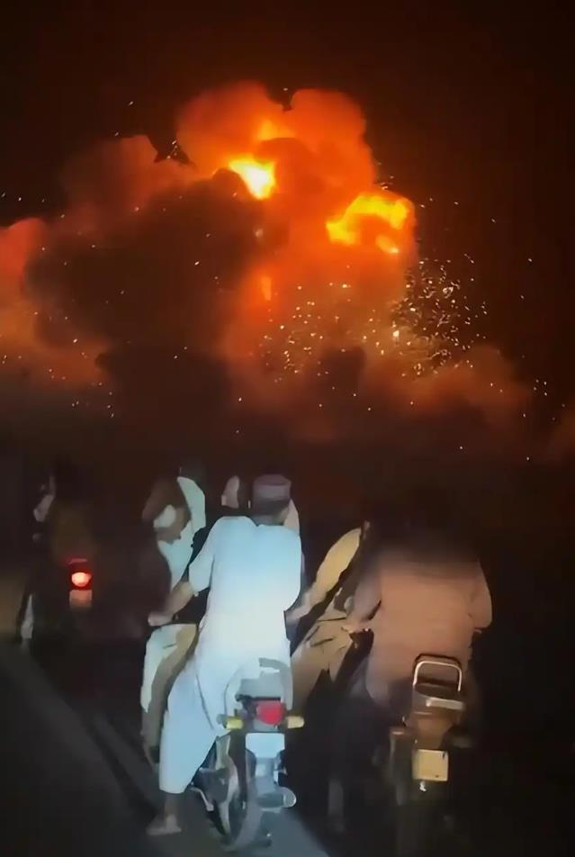 一夜之间印巴大打出手