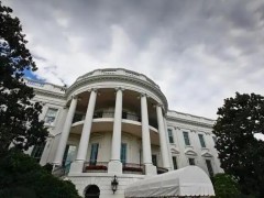 特朗普全面暂停12国公民进入美国 此举是为了保护美国的国家安全！