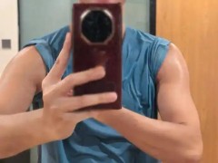 沙溢晒健身照大秀肌肉 网友：瘦下来的沙溢看起来青春洋溢！