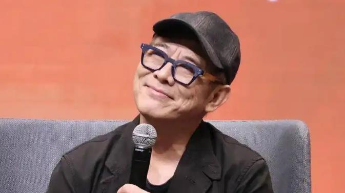 李连杰自曝可能患轻微自闭