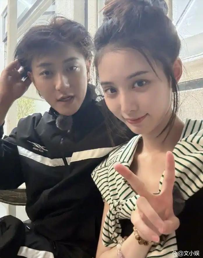 黄子韬徐艺洋孩子疑首曝光