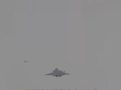 歼20紧急升空逼退外军战机 凸显了歼-20战机的卓越性能与飞行员的高超技艺！