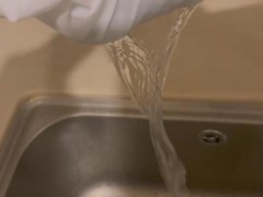 杭州出现臭味自来水 居民抢购瓶装水 96390水务客服回应说了什么？