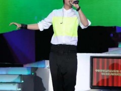 汪苏泷风波后首唱《年轮》 台下不少歌迷跟着合唱，有人甚至泪流满面！
