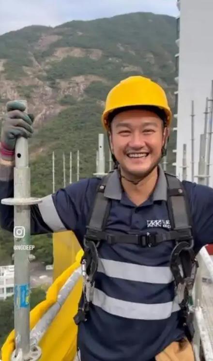 42岁男星无戏可拍 工地当苦力养家