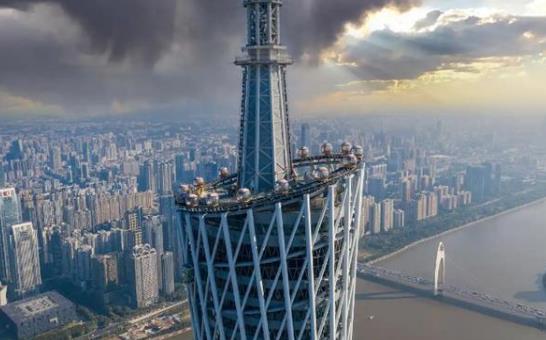 广州塔“定塔神器”出现明显摆动