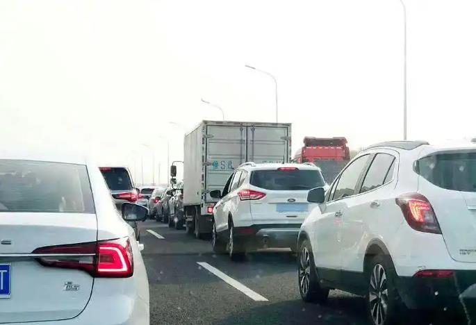 假期人都去哪儿了?直击各地旅游大军