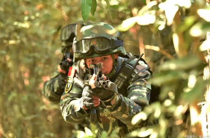 李二牛扮演者赵荀转型美男