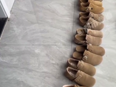 男子晒妻子买了15双一样的勃肯鞋 网友：其实每双都不一样