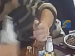 几名男子吃完自助把啤酒倒进火锅里 浪费行为惹众怒