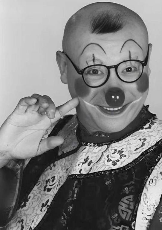 78岁艺术家舞台倒地后逝世