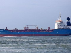 曝大量俄油轮因美制裁滞留海上 便宜未必好货