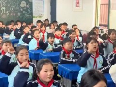 河南一小学全班宣誓寒假不气爸妈，教育现实张力