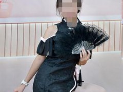 郑州一餐厅回应使用跪姿旗袍女性摆件 装饰争议引关注